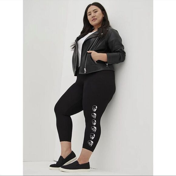Torrid Black Skull Side Print Casual Cropped Leggings - Picture 1 of 14